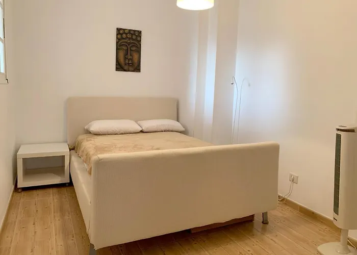 Beach Apartment *
