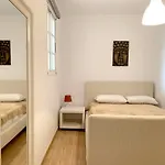 Lägenhet Beach Apartment *